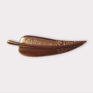 ❄️Vintage Leaf Goldtone and Rhinestone Brooch